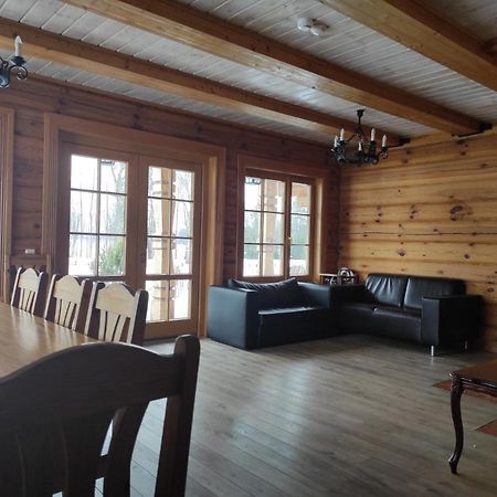 Stalbe Guest House Unguri מראה חיצוני תמונה